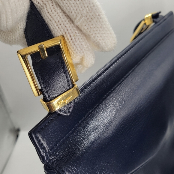 VTG RARE Salvatore Ferragamo Dark Blue Shoulder Bag E 213661 Made in Italy Snap - Picture 3 of 12